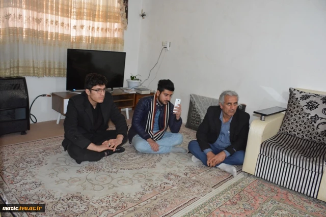 دیدار مسؤولین دانشکده فنی امام محمد باقر(ع) ساری و خانواده محترم شهید میلاد عنایتی از دریادلان کشتی سانچی 2