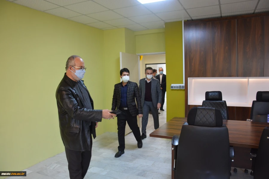 بازدید دکتر سیدیوسف هاشمی، رئیس دانشگاه فنی و حرفه ای استان مازندران از مرکز رشد و کتابخانه دانشگاه 4