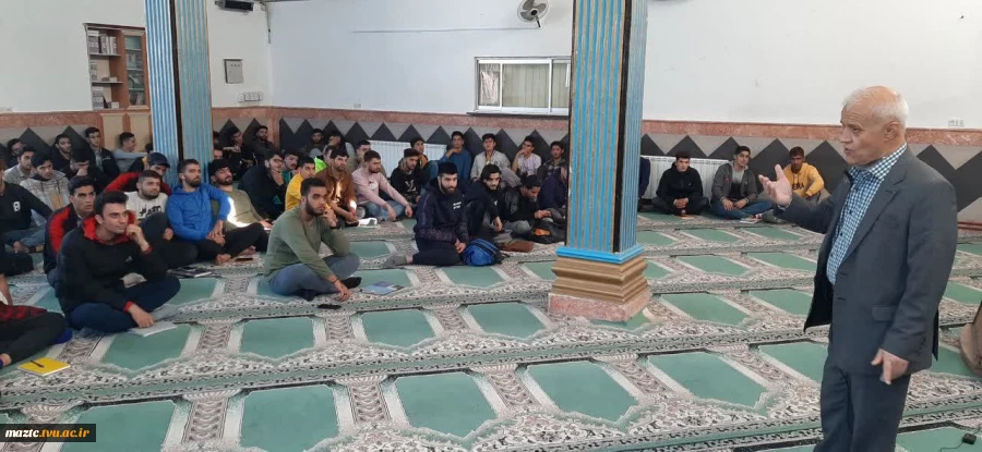 کارگاه کارآفرینی در دانشکده فنی و حرفه ای محمودآباد برگزار شد 4