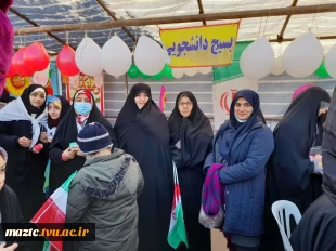 حضور سرپرست، کارکنان، اساتید و دانشجویان بسیجی آموزشکده فنی وحرفه ای دختران بابل در راهپیمایی با شکوه ۲۲ بهمن شهرستان بابل به همراه برپایی ایستگاه نقاشی با محوریت "به رنگ انقلاب"  7