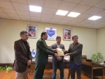 دریافت لوح سپاس دکتر رضا معصومی معاون آموزشی دانشگاه ملی مهارت استان مازندران ازمدیر کل بنیاد حفظ آثار و نشر ارزش های دفاع مقدس مازندران
 2