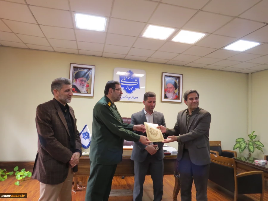 دریافت لوح سپاس دکتر رضا معصومی معاون آموزشی دانشگاه ملی مهارت استان مازندران ازمدیر کل بنیاد حفظ آثار و نشر ارزش های دفاع مقدس مازندران
 2