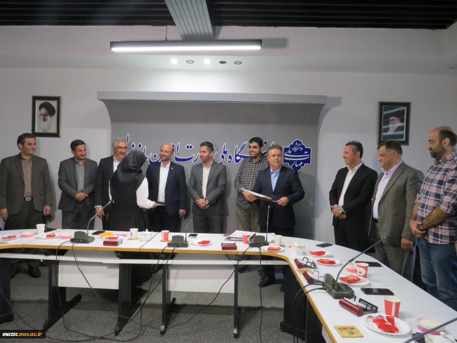 جلسه اعطای گواهینامه دانشجویان دانشگاه ملی مهارت استان مازندران مبنی بر صلاحیت انجام کار در حوزه های پیمانکاری FTTH مخابرات استان مازندران
 4