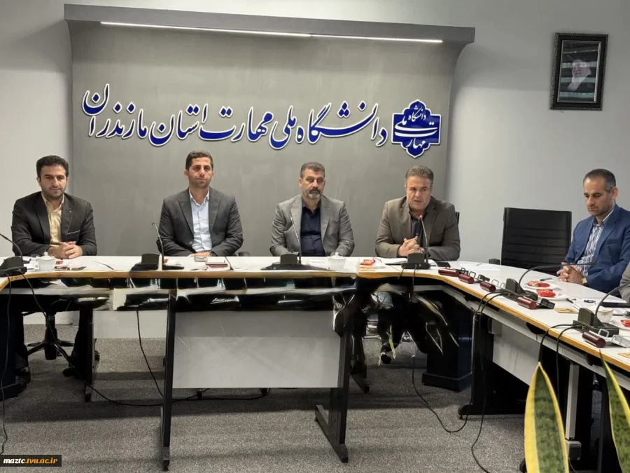 در آستانه فرارسیدن عید غدیر خم برگزار شد 
جلسه شورای اداری دانشگاه ملی مهارت استان همراه با جشن با شکوه غدیر 2