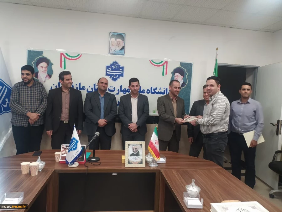 نشست شورای اداری دانشکده ملی مهارت نوشهر و تقدیر از کارکنان این دانشکده با حضور رئیس دانشگاه ملی مهارت مازندران  9