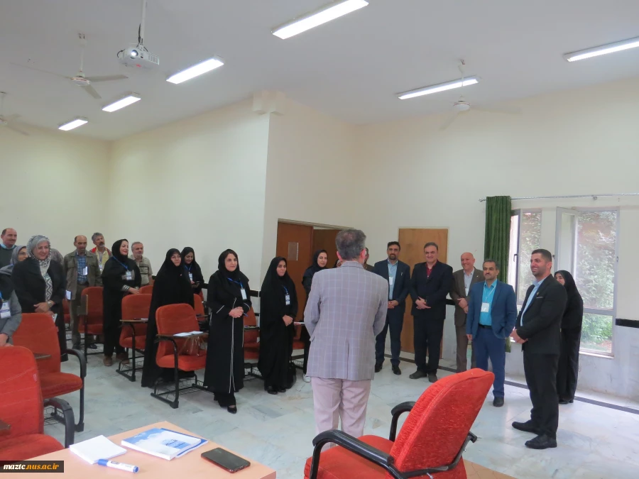 بازدید دکتر نعمت‌اله عسکری، رئیس دانشگاه ملی مهارت مازندران، از کارگاه‌های تخصصی در دومین روز همایش پیشگیری از اعتیاد و مصرف مواد مخدر 3