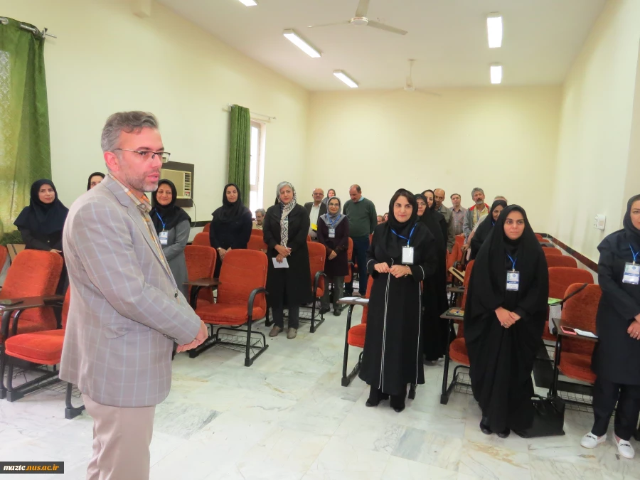 بازدید دکتر نعمت‌اله عسکری، رئیس دانشگاه ملی مهارت مازندران، از کارگاه‌های تخصصی در دومین روز همایش پیشگیری از اعتیاد و مصرف مواد مخدر 4