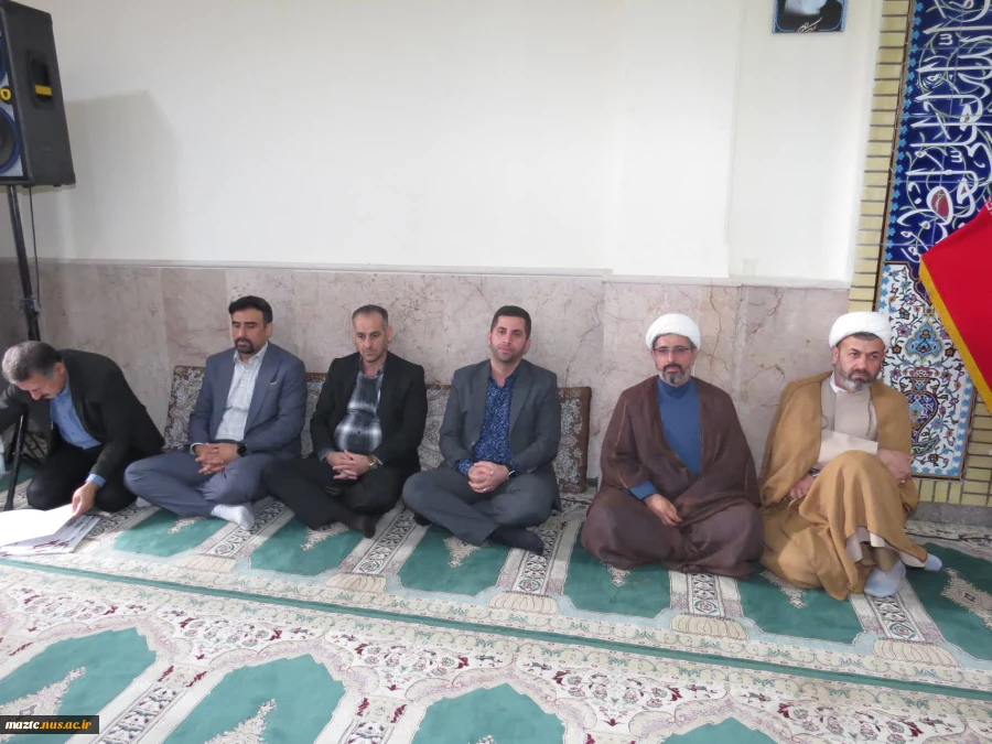 به مناسبت گرامیداشت هفته دفاع مقدس برگزار شد 
✅مراسم زیارت عاشورا در یادمان شهدای گمنام پارک موزه دفاع مقدس
 2