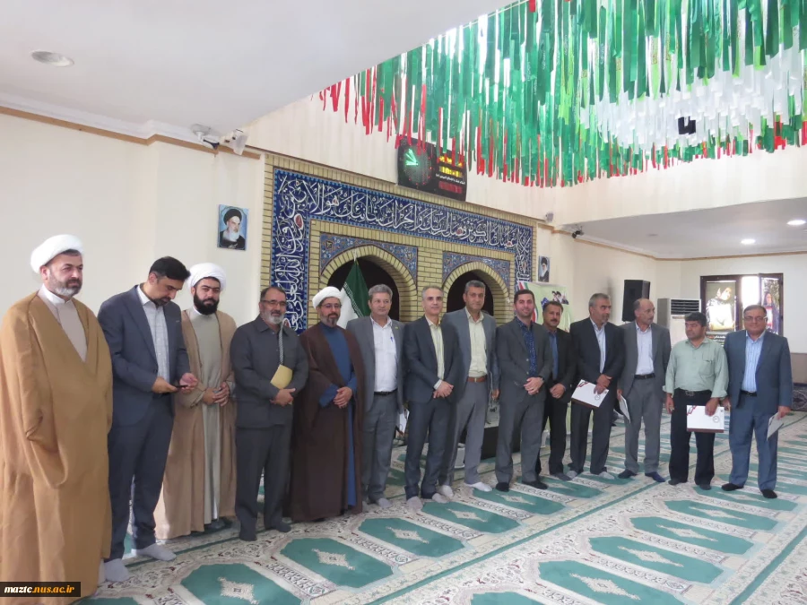 به مناسبت گرامیداشت هفته دفاع مقدس برگزار شد 
✅مراسم زیارت عاشورا در یادمان شهدای گمنام پارک موزه دفاع مقدس
 2