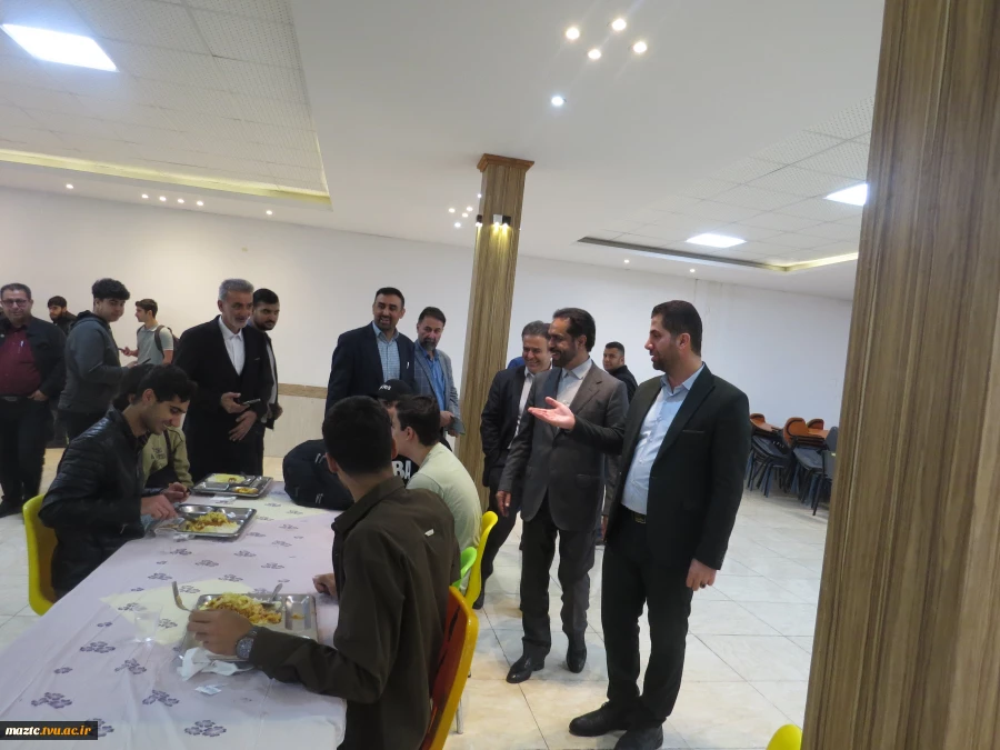 درحاشیه برگزاری مراسم گرامیداشت روز دانشجو صورت گرفت 
حضور معاون استاندار مازندران در "سلف سرویس" دانشگاه  2