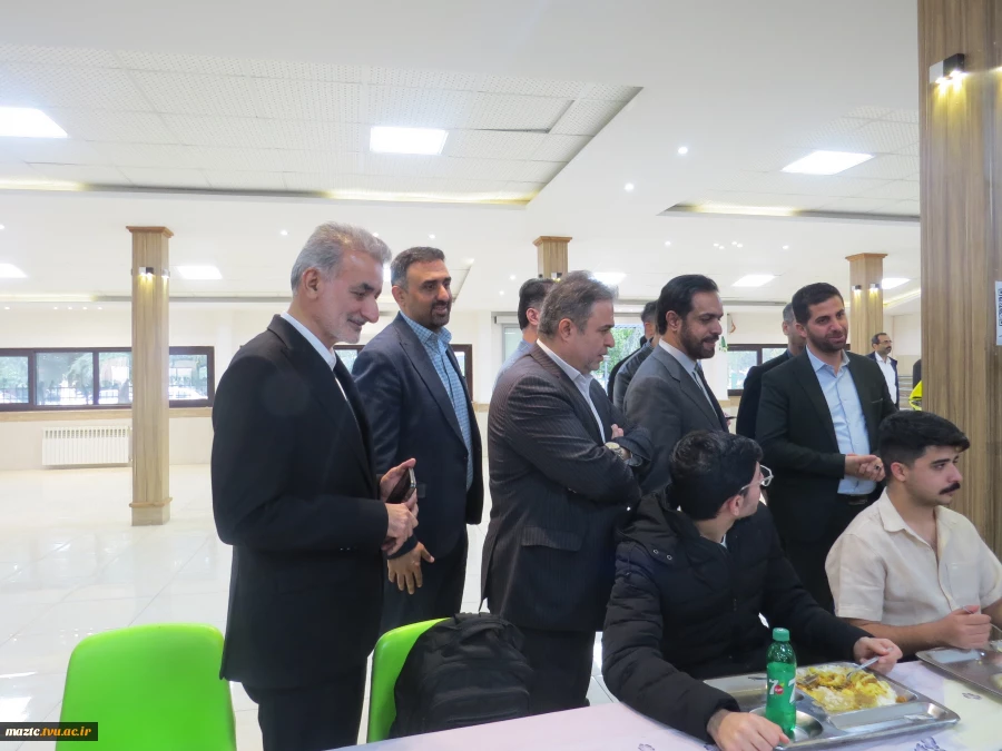 درحاشیه برگزاری مراسم گرامیداشت روز دانشجو صورت گرفت 
حضور معاون استاندار مازندران در "سلف سرویس" دانشگاه  2