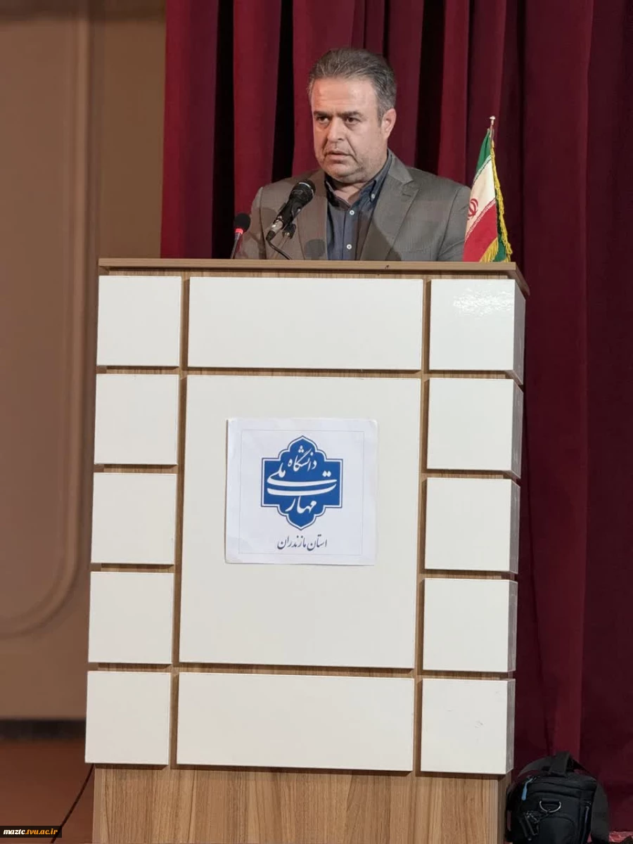 برگزاری مراسم گرامیداشت ۹ دی و سالگرد شهید حاج قاسم سلیمانی در دانشگاه ملی مهارت واحد استانی مازندران  5