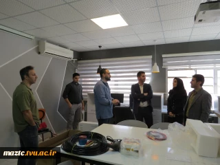 توسعه انرژی‌های نو و دانشگاه سبز اقدام عملی مهم در دانشگاه ملی مهارت مازندران
بازدید رئیس دانشگاه ملی مهارت مازندران از روند نصب سامانه خورشیدی در دانشکده امام محمدباقر(ع) ساری