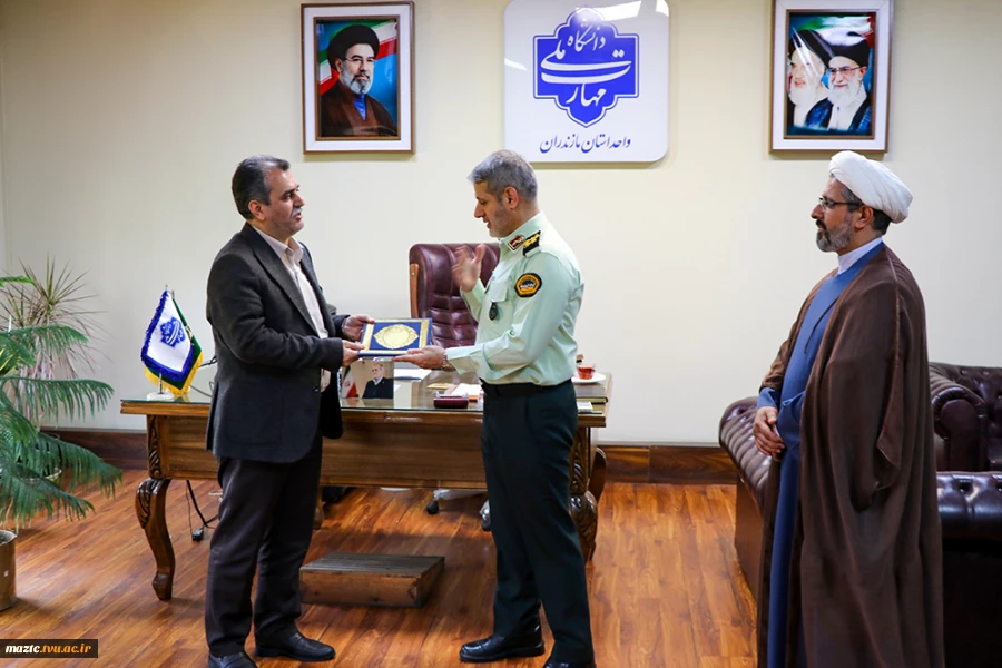 بازدید فرمانده نیروی  انتظامی مازندران از دانشگاه ملی مهارت استان مازندران 18